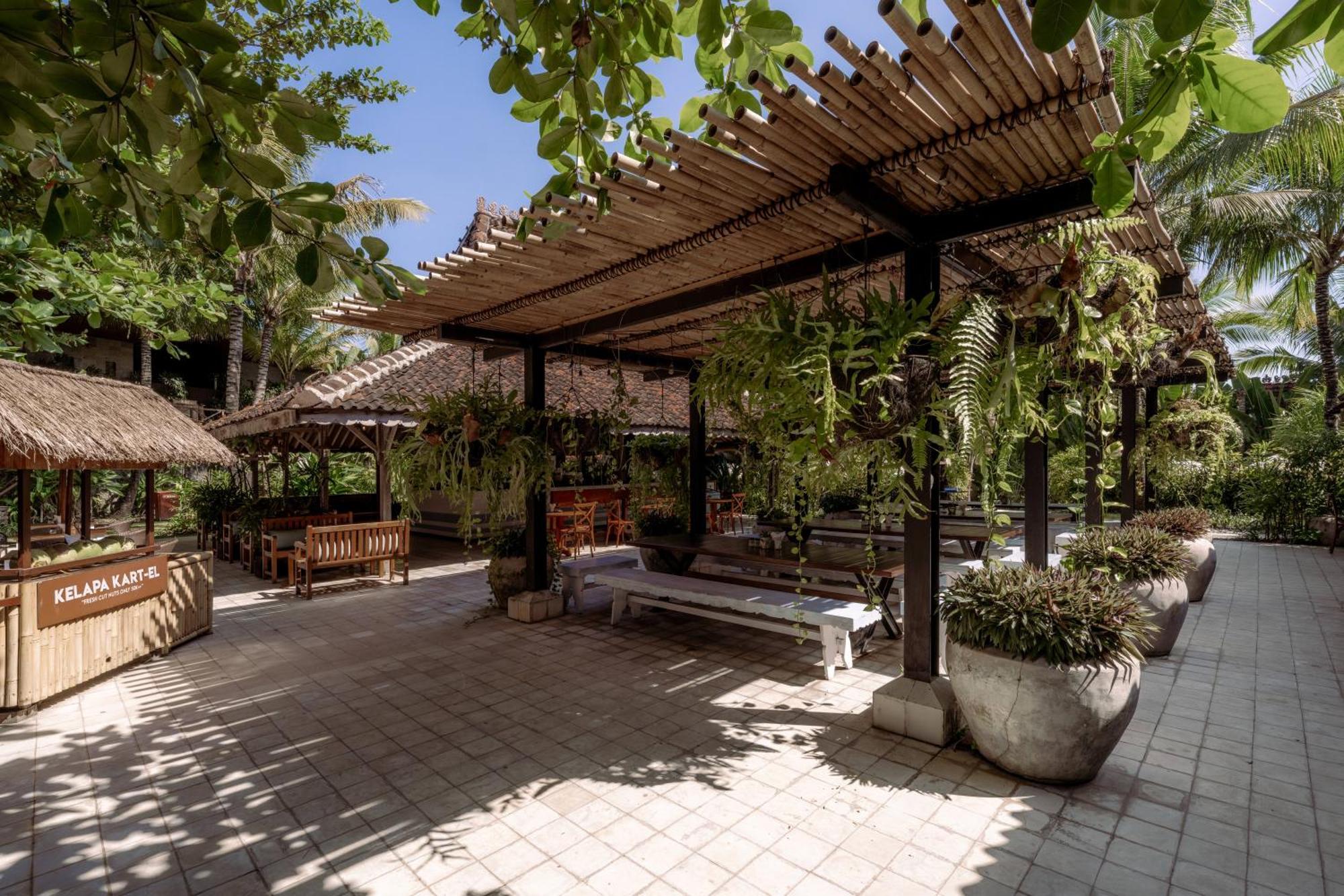 Hotel Komune And Beach Club Bali Keramas Exterior foto