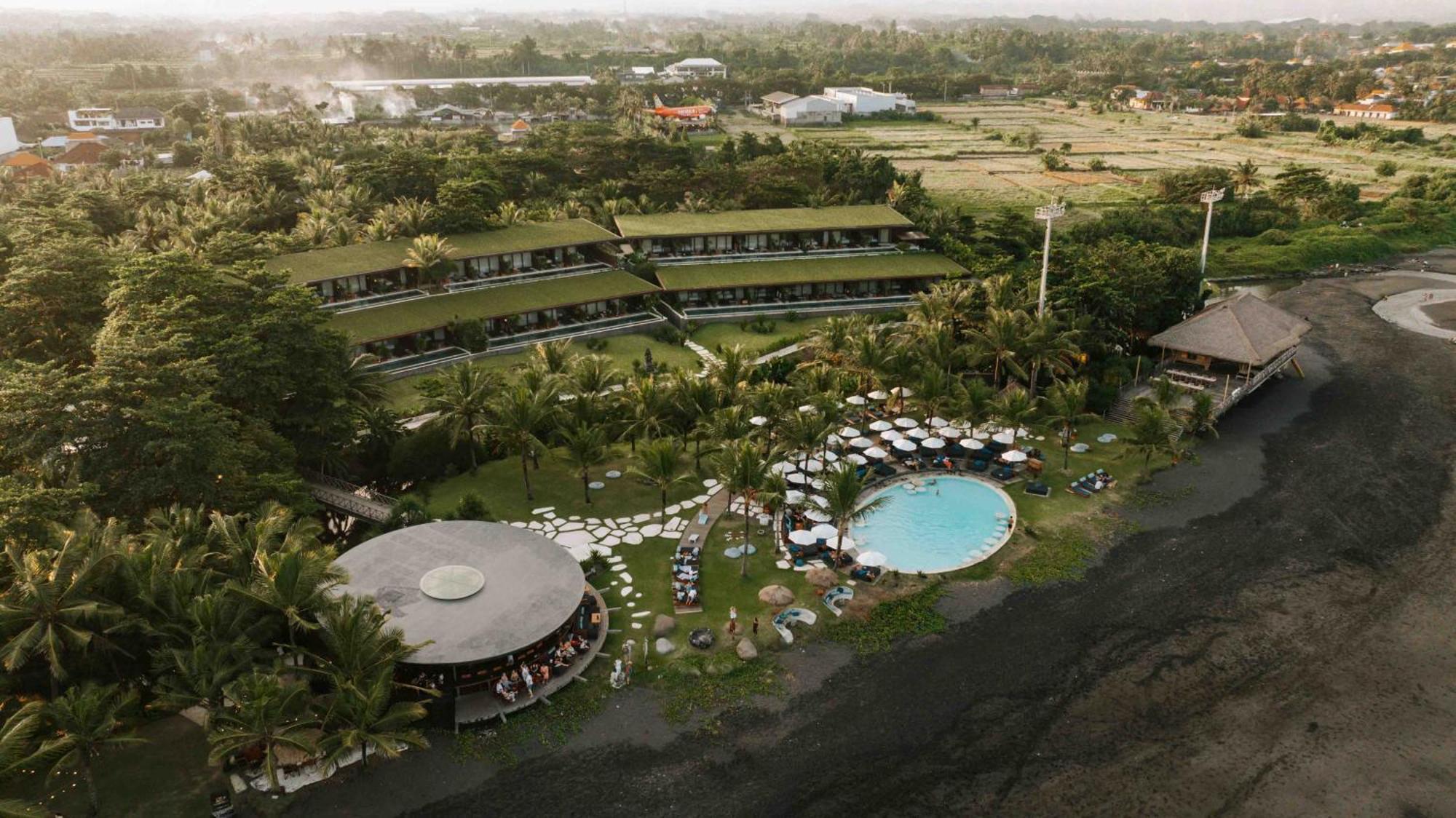 Hotel Komune And Beach Club Bali Keramas Exterior foto