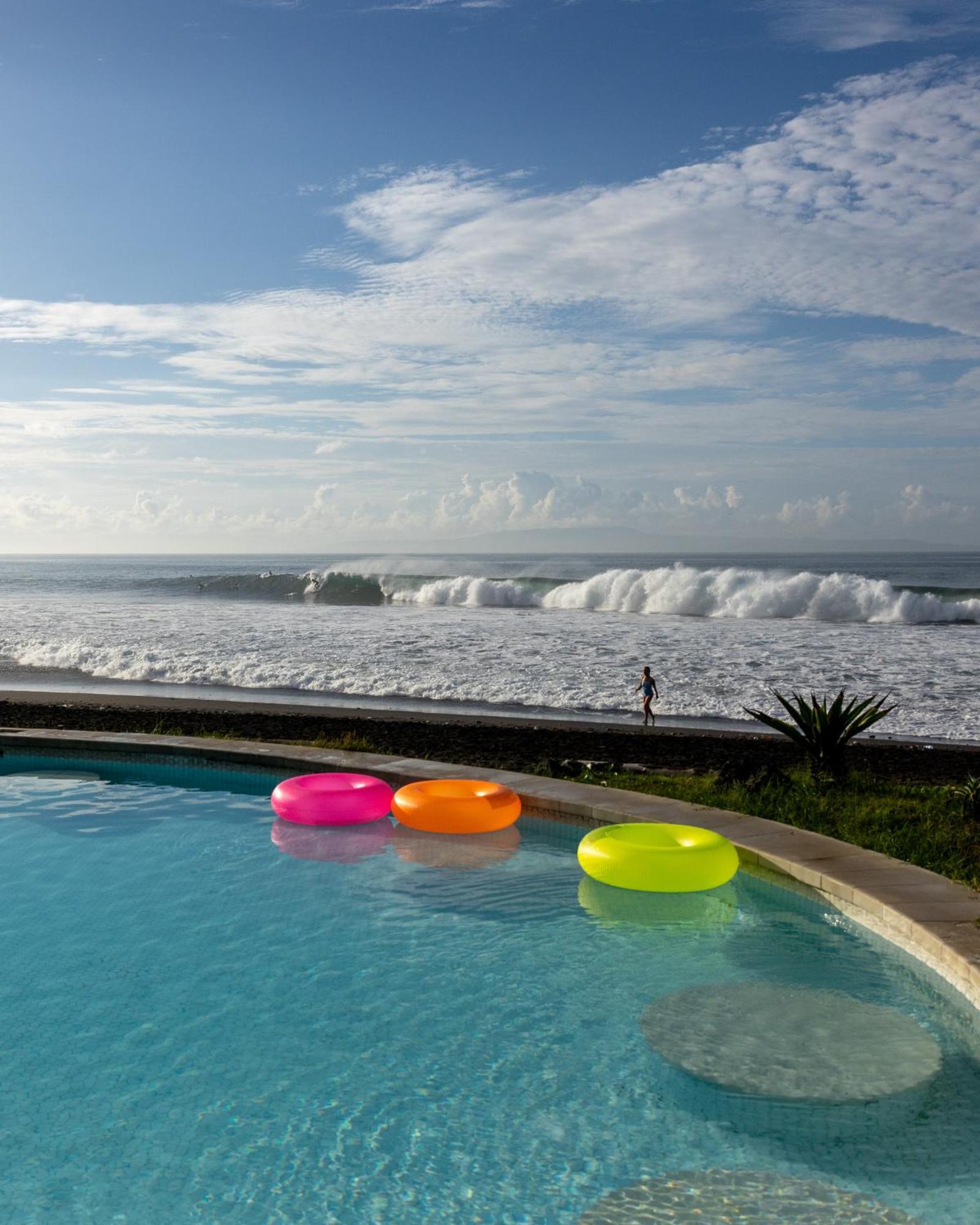 Hotel Komune And Beach Club Bali Keramas Exterior foto